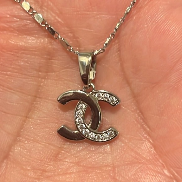 New Stainless Steel 2pc set Designer look Necklace with 18” inches long - Picture 5 of 10